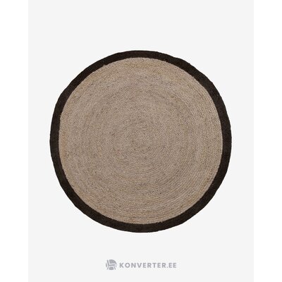 Smėlio ir juodo kilimo (stalčių) kave namuose