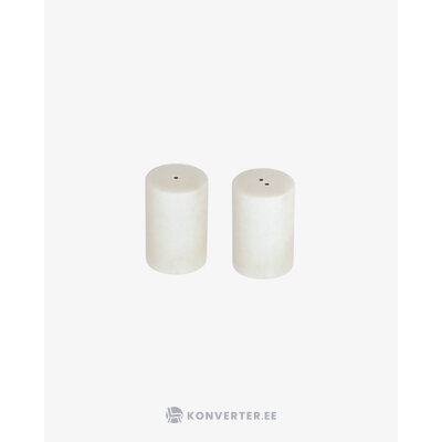 White salt and pepper shakers (claria)