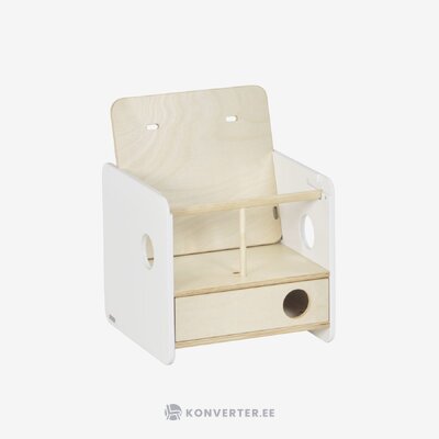 White chair (nuun)