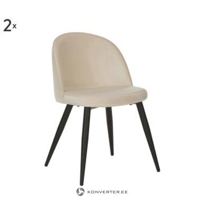 Smėlio spalvos aksominė kėdė amy (anderson) su grožio defektais., salės pavyzdys