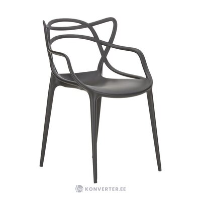 Pilkos dizaino kėdžių meistrai (kartelė) su grožio trūkumu
