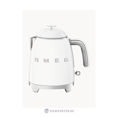 White 50s-style kettle (smeg)