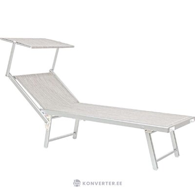 Puutarhatuoli aurinkovarjolla merellä (bizzotto)