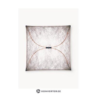 Design-seinävalaisin Ariette (Flos) virheillä.