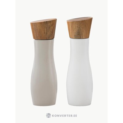 Salt and pepper mill (essentials)
