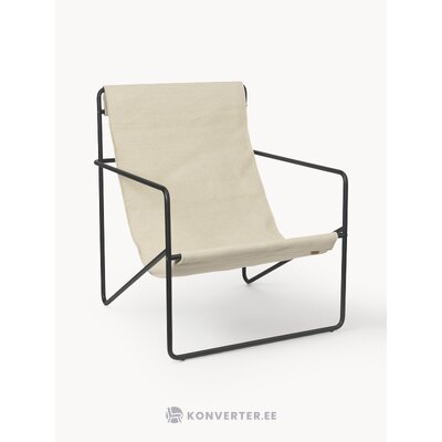 Dizaina krēsls tuksnesis (ferm living) ar kosmētiskiem defektiem.