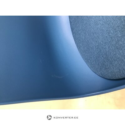 Blue chair (lucky)