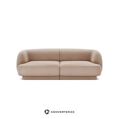 Cappucino spalvos aksominė sofa Miley (micadon home) su grožio trūkumais