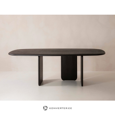 Pusdienu galds (talaia)