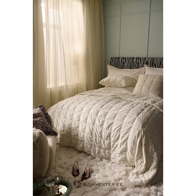 Beige Bedspread (Staycation) 260x260