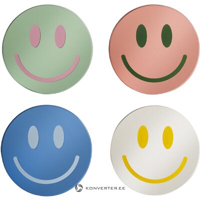 Smile coasters with beauty flaws