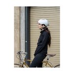 White protective helmet chapter (explore the thousand) intact