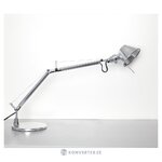Sudraba dizaina galda lampa ar tolomeo (artemis) skaistuma defektu