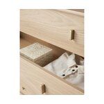 Vaaleanruskea lipasto (diana), jossa kosmeettinen vika