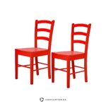 Sarkans masīvkoka krēsls