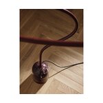 Marmorinen design-lattiavalaisin (alina), jossa kosmeettinen virhe