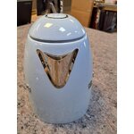 Tējkanna 50. gadu stilā (Smeg) ar nelieliem kosmētiskiem defektiem