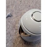 Tējkanna 50. gadu stilā (Smeg) ar nelieliem kosmētiskiem defektiem