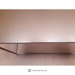 Metallinen beige sohvapöytä
