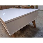 Дизайнерский журнальный столик Cris (Маркерик) с недостатками красоты