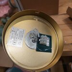 Zeltaina griestu lampa (amora) ar kosmētiskiem defektiem.