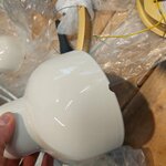 Dizainerio pakabinamas šviestuvas „berimbau“ (ferolusas) su grožio trūkumais.