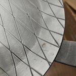 Cepamās pannas kalve (zwilling virtuves piederumi) ar kosmētiskiem defektiem.