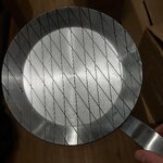 Cepamās pannas kalve (zwilling virtuves piederumi) ar kosmētiskiem defektiem.