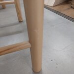 Massiivipuinen abano-tuoli (house nordic), jossa kosmeettinen vika