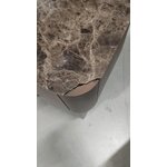 Morsiamen yöpöytä (zumi) rikki