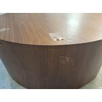 Apvalus medinis kavos staliukas (dan) su kosmetiniais trūkumais