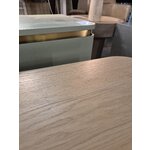 Gaiši brūns soliņš (apollo) ar skaistuma trūkumiem.
