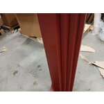 Raudona grindų lempa (luomo)