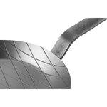 Cepamās pannas kalve (zwilling virtuves piederumi) ar kosmētiskiem defektiem.