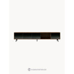 В шкафу Эмилио (Анхель Серда)