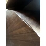 Apvalus medinis kavos staliukas (dan) su kosmetiniais defektais.