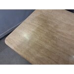 Tammesta ja travertiinista valmistettu sohvapöytä (Chandler)