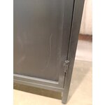 Melna vitrīnas skapja eksponāts XL3 (koka)