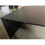 Black metal coffee table (larb)