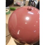 Raudona stalinė lempa (Walter) su kosmetiniais defektais.