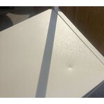 Gaiši bēšs metāla konsoles plaukts (Neptune) bojāts