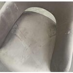 Светло-серо-черное бархатное кресло (Рэйчел) с косметическими изъянами.