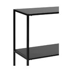 Musta metallihylly (Neptune), jossa kauneusvirhe