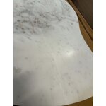 Valge-Pruun Marmorist Diivanilaud (Naruto)