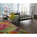 Erikoistarjous! musta metallinen sänky (180 x 200 cm) + 2 korkealaatuista patjaa (90 x 200 cm)