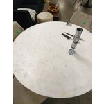 Pyöreä ruokapöytä (nelly) (kokonainen, laatikossa)