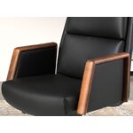 Melns biroja krēsls (Angel Cerdá)