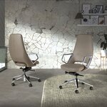 Pelēks biroja krēsls (Angel Cerdá)