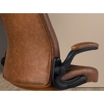 Brūns biroja krēsls (Angel Cerdá)