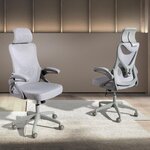 Light gray office chair (angel cerda)